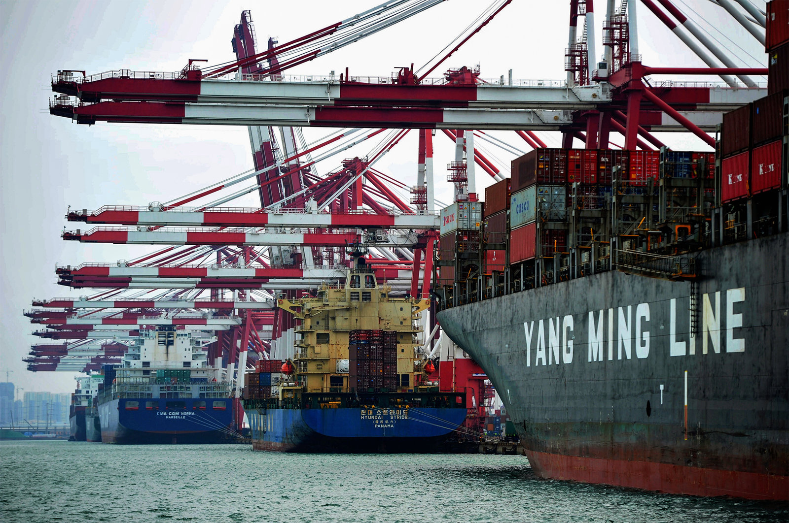 The Smoggy Seas: Cargo Ships Bring Pollution, Health Risks